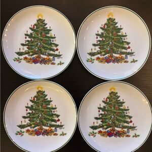 Festive Christmas Tree Plates Set of 4
